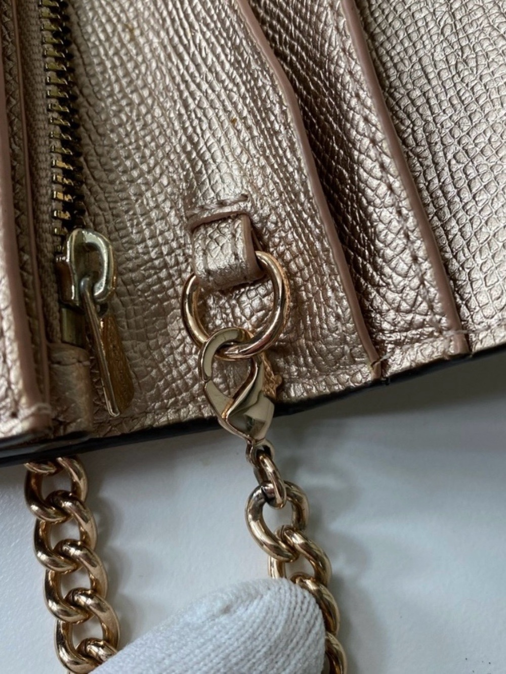 Coach RARE Metallic Rose Gold Chain Crossbody Bag. Very good condition. - Picture 14 of 16
